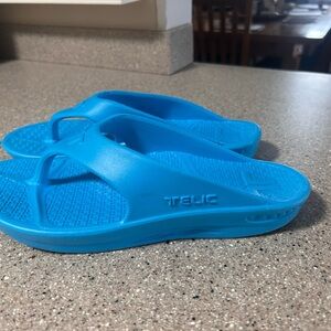 Women’s Sky Blue Foam Thong Sandals